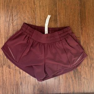 Lululemon Hot High-Rise Lined Short 2.5"